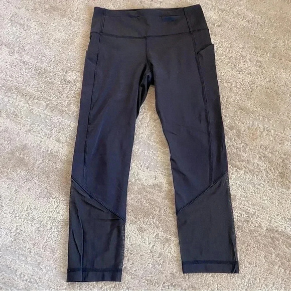 lululemon Fast and Free Solid Black Cropped 21" Inseam Yoga Pants Leggings: 6 - Picture 1 of 11